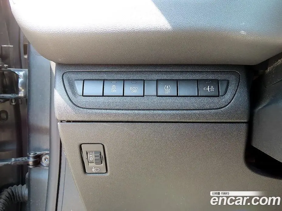 Peugeot 208 2015 1.6 автомат (гидро), фото 12