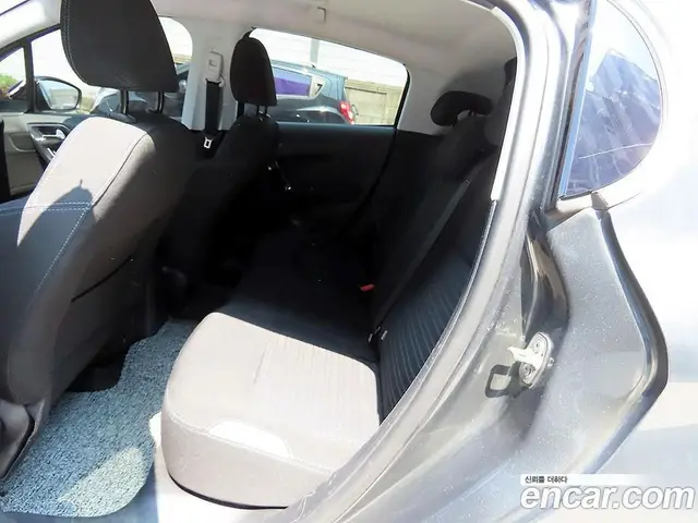 Peugeot 208 2015 1.6 автомат (гидро), миниатюра 6