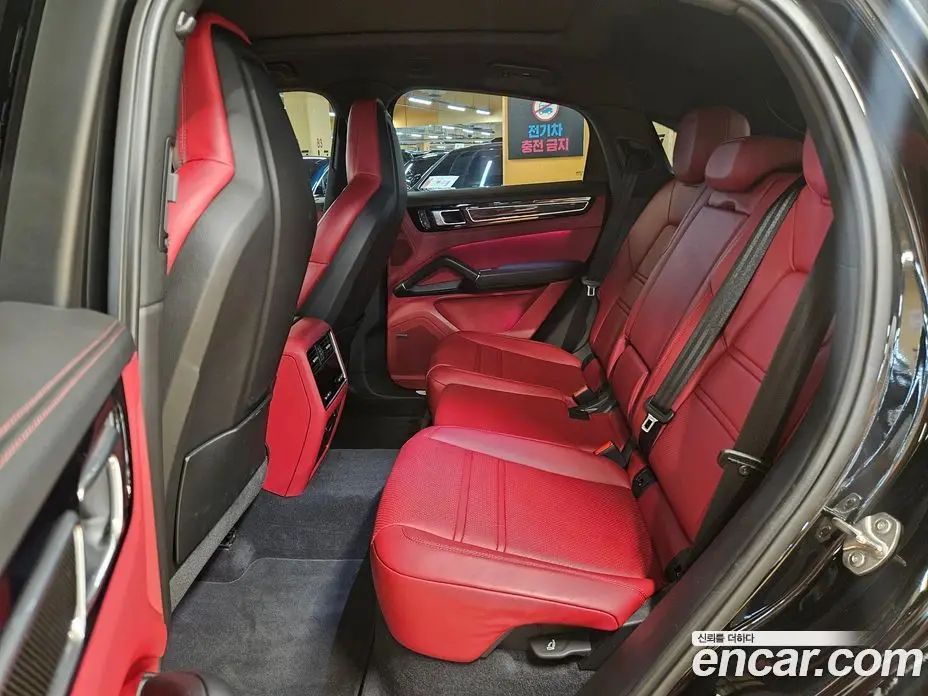 Porsche Cayenne 2023 3.0 автомат (гидро), фото 17