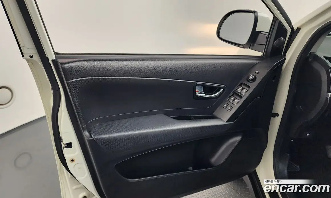 SsangYong Korando 2013 2.0 автомат (гидро), фото 14