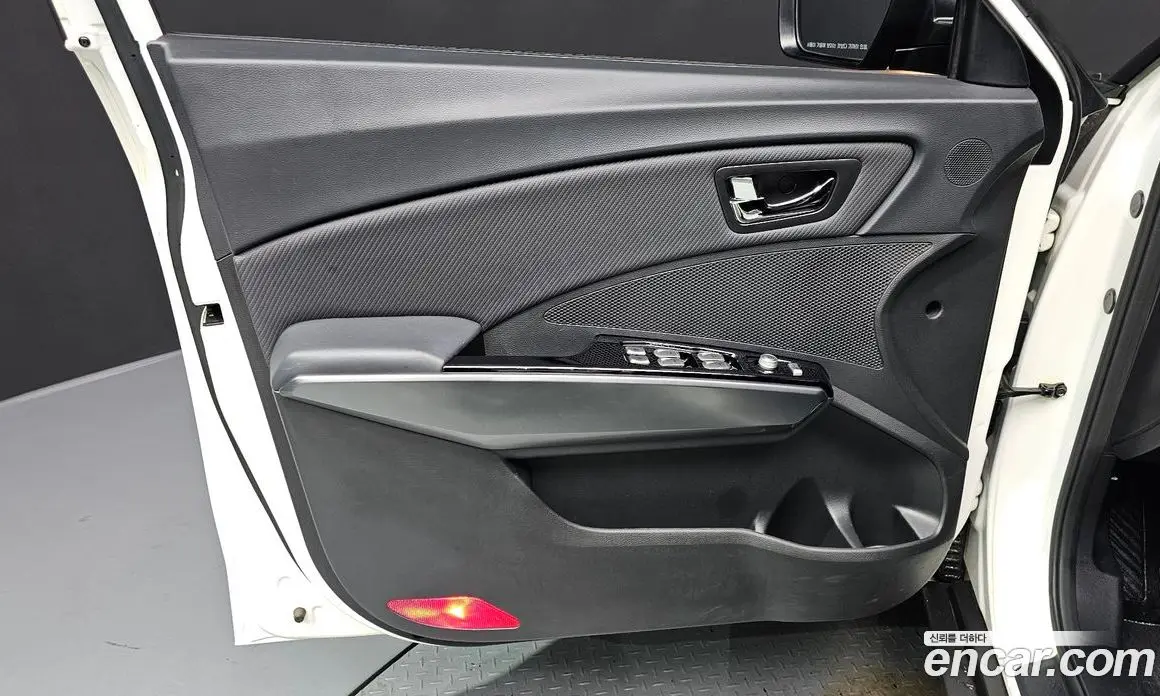 SsangYong TIBOLI 2018 1.6 автомат (гидро), фото 14
