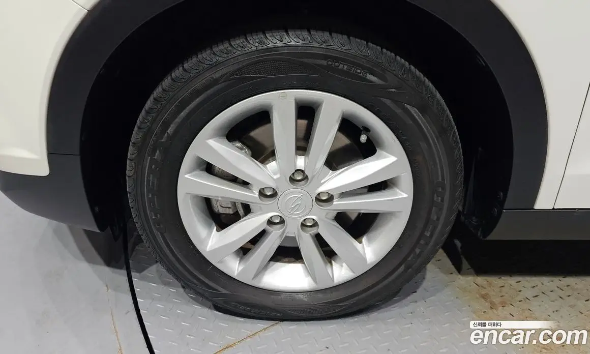 SsangYong TIBOLI 2018 1.6 автомат (гидро), фото 5