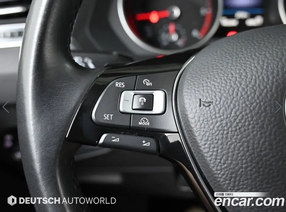 Volkswagen Tiguan 2018 2.0 автомат (гидро), фото 18