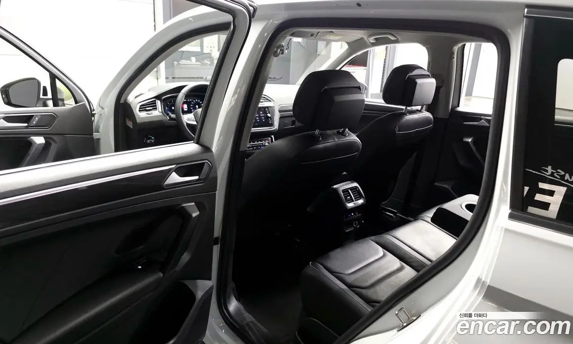 Volkswagen Tiguan 2021 2.0 автомат (гидро), фото 11