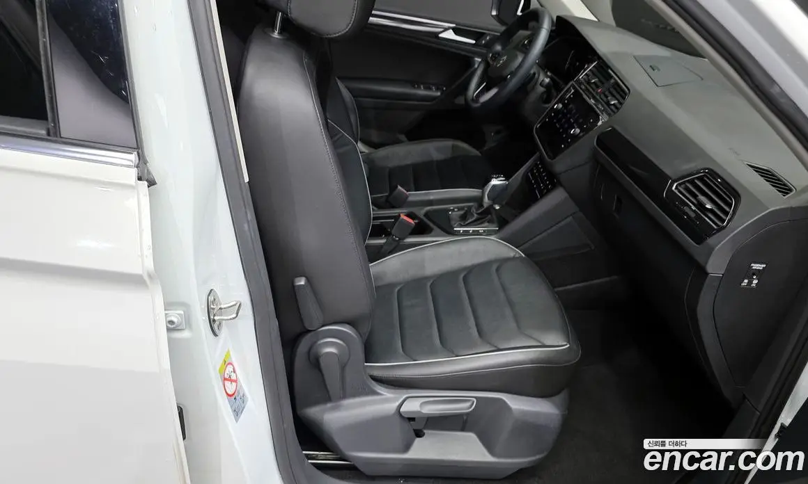 Volkswagen Tiguan 2021 2.0 автомат (гидро), фото 12