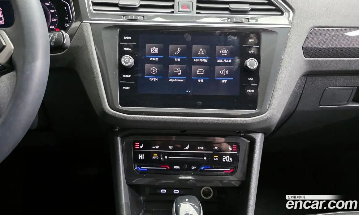 Volkswagen Tiguan 2021 2.0 автомат (гидро), фото 17