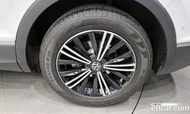 Volkswagen Tiguan 2021 2.0 автомат (гидро), миниатюра 5