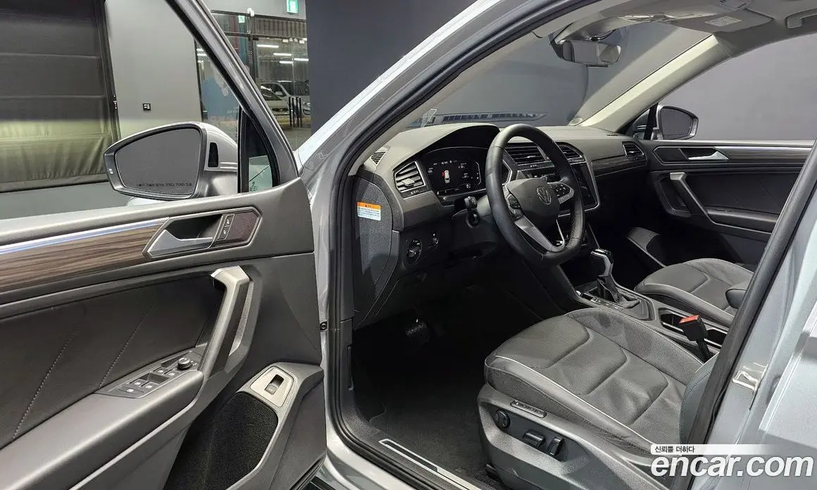 Volkswagen Tiguan 2022 2.0 автомат (гидро), фото 13