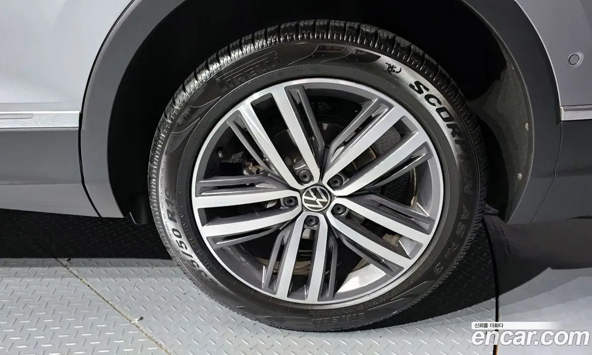Volkswagen Tiguan 2022 2.0 автомат (гидро), фото 7