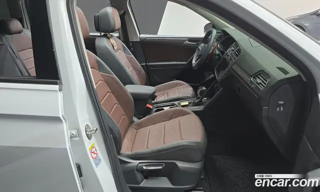 Volkswagen Tiguan 2023 2.0 автомат (гидро), миниатюра 10