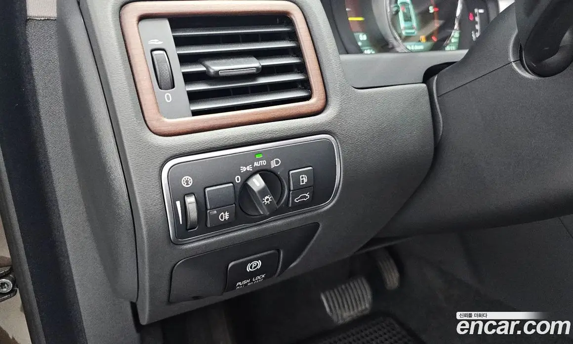Volvo XC70 2014 2.0 автомат (гидро), фото 23