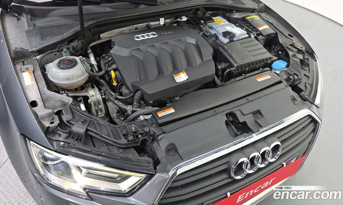 Audi A3 2018 2.0 автомат (гидро), фото 6