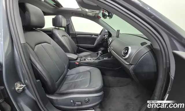 Audi A3 2018 2.0 автомат (гидро), миниатюра 10