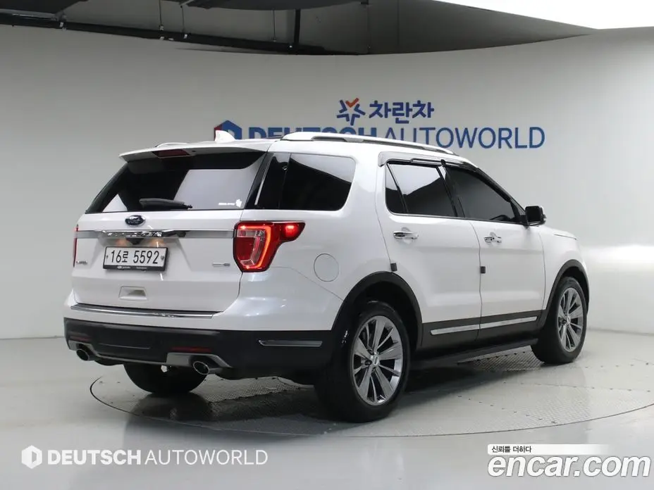 Ford Explorer 2018 2.3 автомат (гидро), фото 2