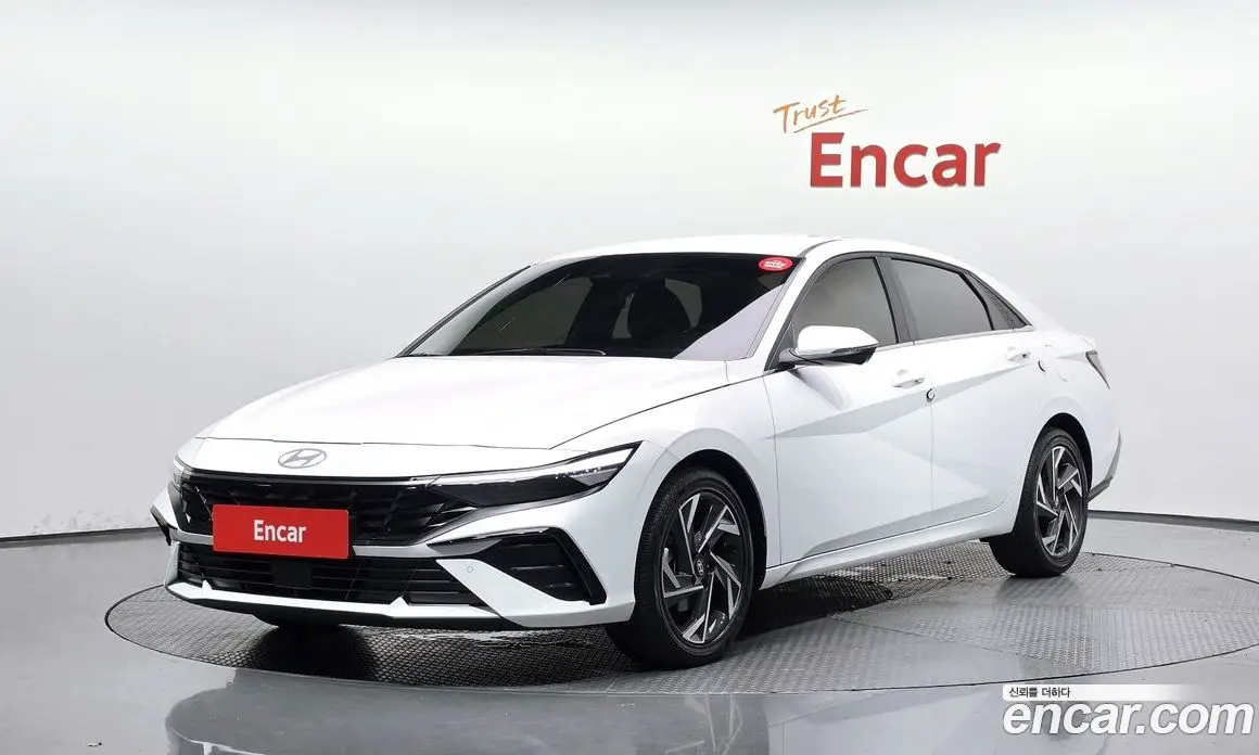 Hyundai Avante 2025 1.6 автомат (гидро), фото 1