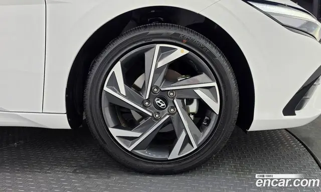 Hyundai Avante 2025 1.6 автомат (гидро), миниатюра 5