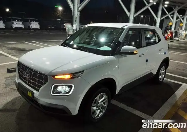Hyundai Venue 2026 1.6 автомат (гидро), миниатюра 2