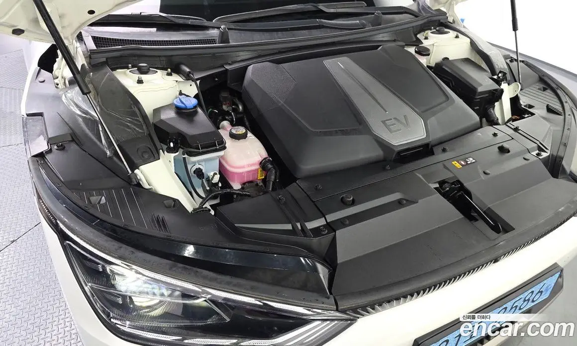 Kia EV6 2024 0.1 автомат (гидро), фото 6