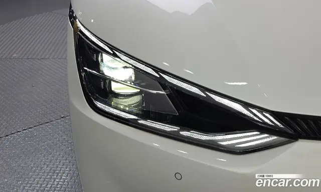 Kia EV6 2024 0.1 автомат (гидро), миниатюра 8
