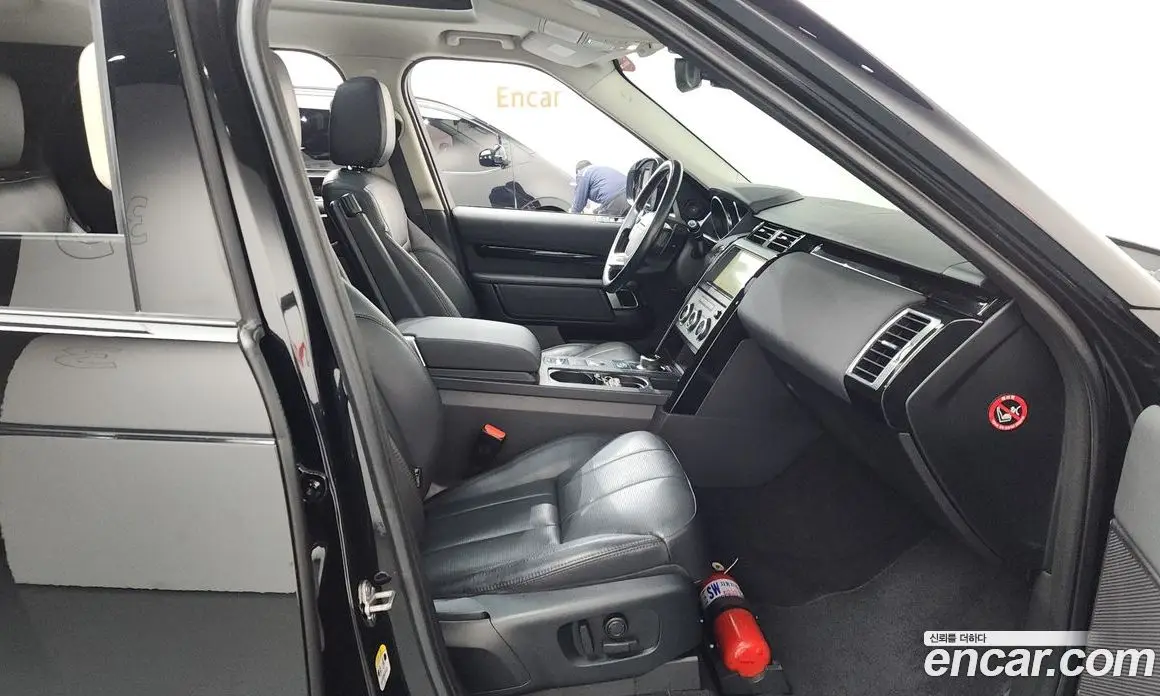Land Rover Discovery 2018 2.0 автомат (гидро), фото 11