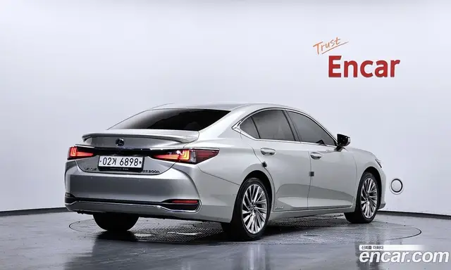 Lexus ES 2018 2.5 автомат (гидро), миниатюра 2 Lexus ES 2018 2.5 автомат (гидро), миниатюра 2