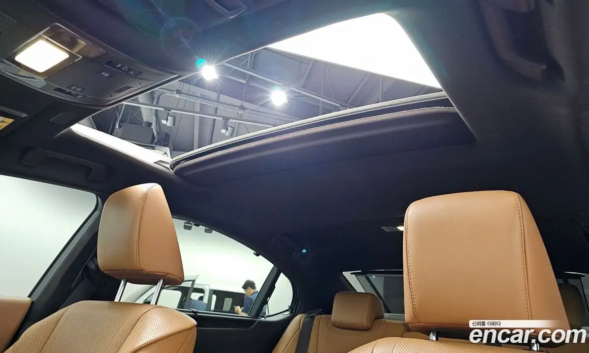 Lexus ES 2018 2.5 автомат (гидро), фото 15 Lexus ES 2018 2.5 автомат (гидро), фото 15