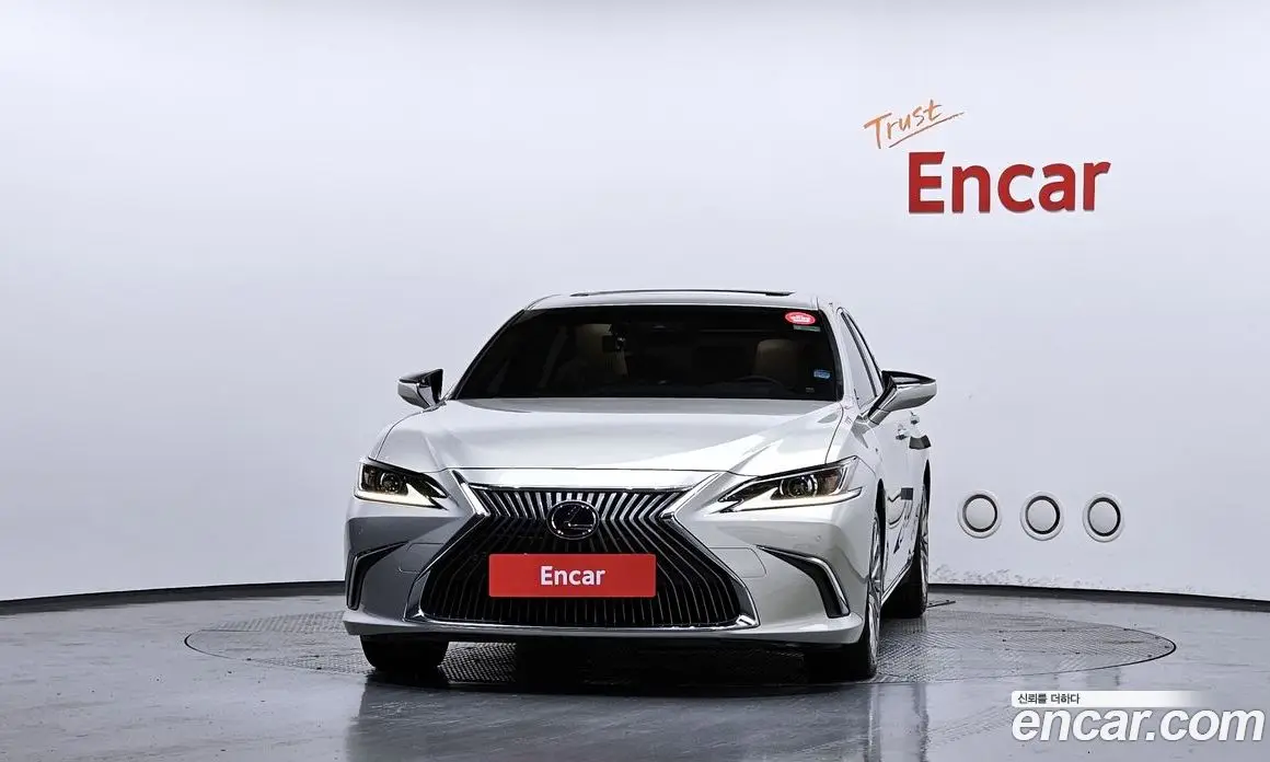 Lexus ES 2018 2.5 автомат (гидро), фото 3 Lexus ES 2018 2.5 автомат (гидро), фото 3