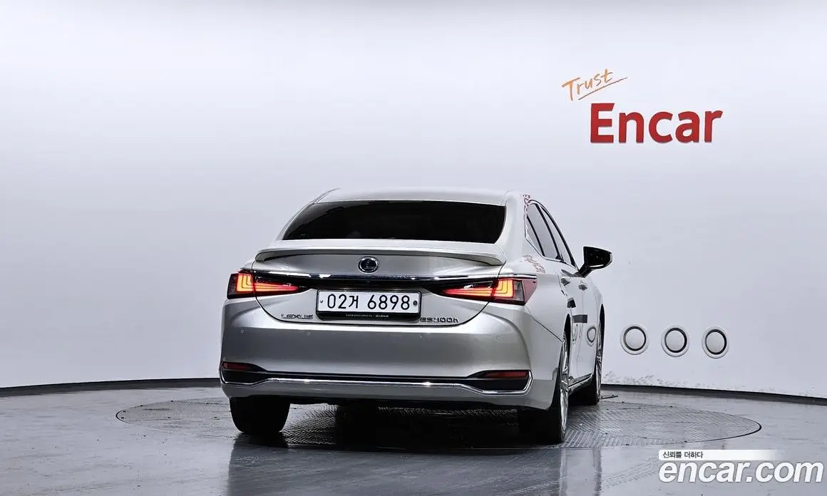 Lexus ES 2018 2.5 автомат (гидро), фото 4 Lexus ES 2018 2.5 автомат (гидро), фото 4