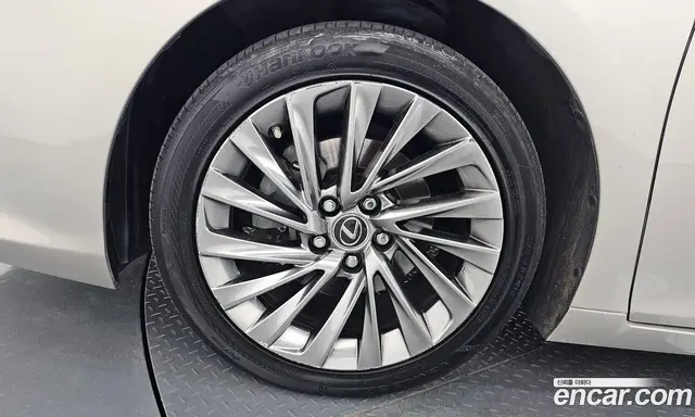 Lexus ES 2018 2.5 автомат (гидро), миниатюра 5 Lexus ES 2018 2.5 автомат (гидро), миниатюра 5