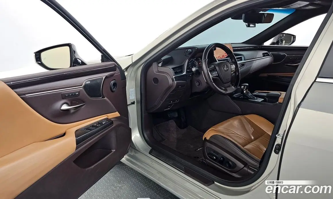 Lexus ES 2018 2.5 автомат (гидро), фото 10 Lexus ES 2018 2.5 автомат (гидро), фото 10