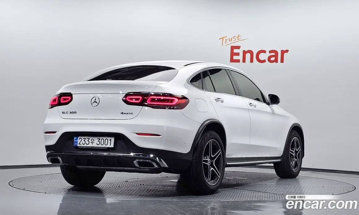 Mercedes-Benz GLC-Class 2023 2.0 автомат (гидро), фото 1