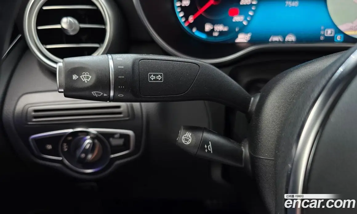 Mercedes-Benz GLC-Class 2023 2.0 автомат (гидро), фото 25