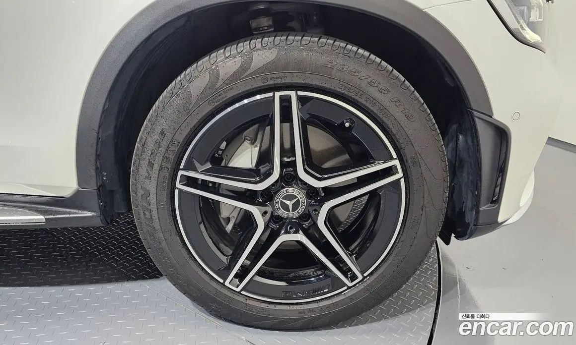 Mercedes-Benz GLC-Class 2023 2.0 автомат (гидро), фото 4