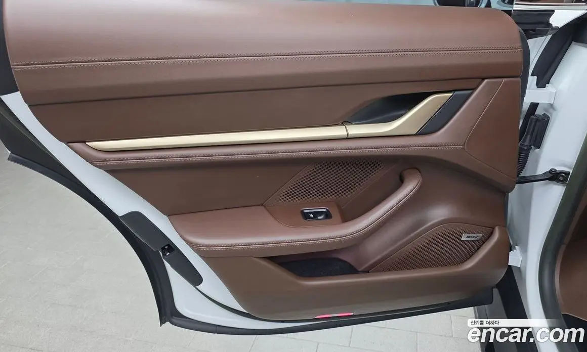 Porsche Taycan 2023 0.1 автомат (гидро), фото 15