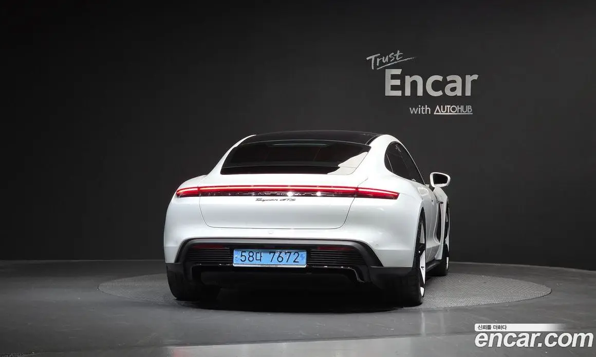 Porsche Taycan 2023 0.1 автомат (гидро), фото 4