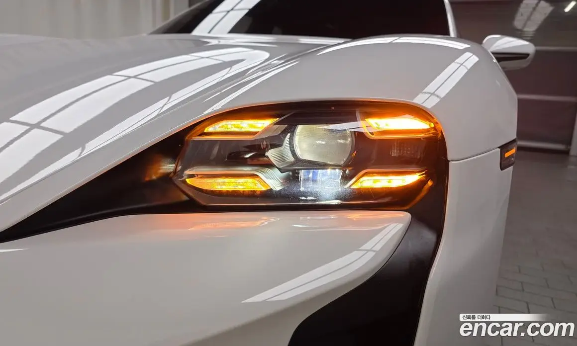 Porsche Taycan 2023 0.1 автомат (гидро), фото 8