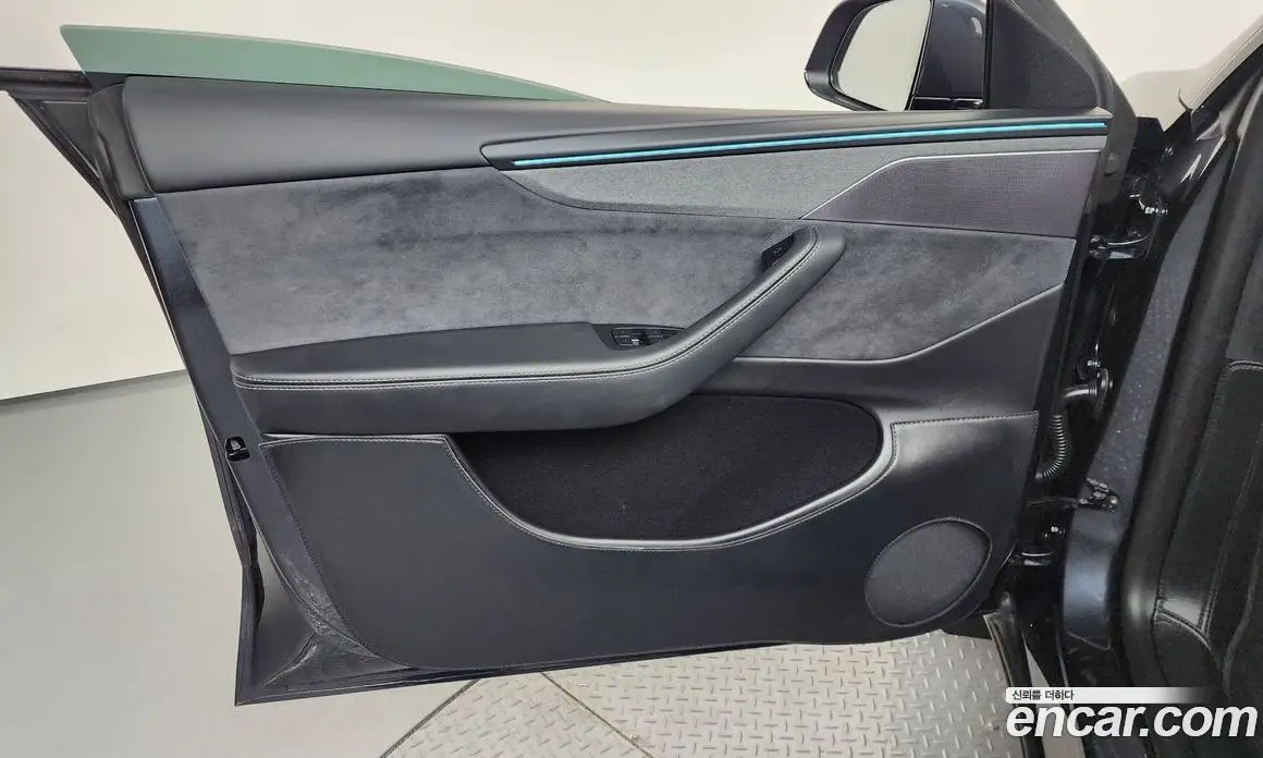 Tesla Model Y 2025 0.2 автомат (гидро), фото 14 Tesla Model Y 2025 0.2 автомат (гидро), фото 14