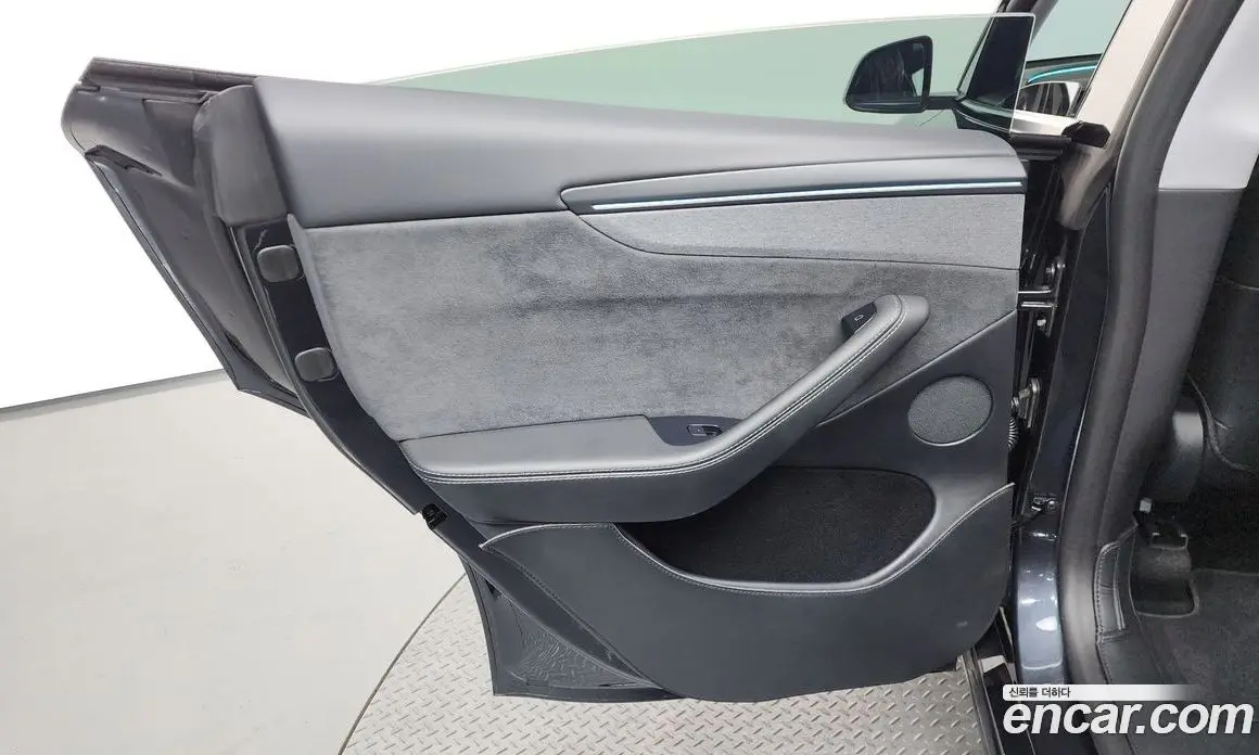 Tesla Model Y 2025 0.2 автомат (гидро), фото 15 Tesla Model Y 2025 0.2 автомат (гидро), фото 15