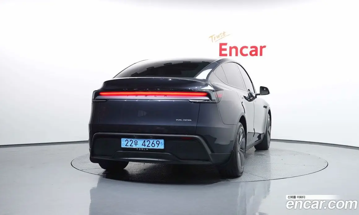 Tesla Model Y 2025 0.2 автомат (гидро), фото 4 Tesla Model Y 2025 0.2 автомат (гидро), фото 4