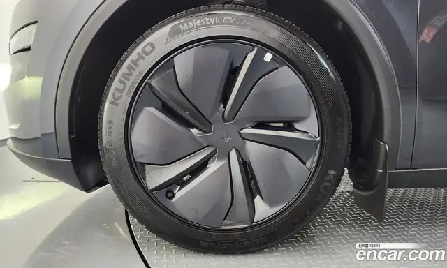 Tesla Model Y 2025 0.2 автомат (гидро), миниатюра 5 Tesla Model Y 2025 0.2 автомат (гидро), миниатюра 5