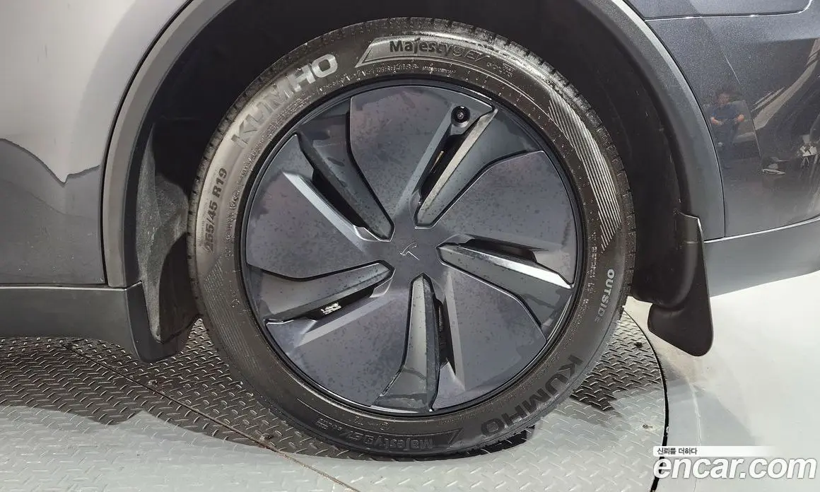 Tesla Model Y 2025 0.2 автомат (гидро), фото 7 Tesla Model Y 2025 0.2 автомат (гидро), фото 7