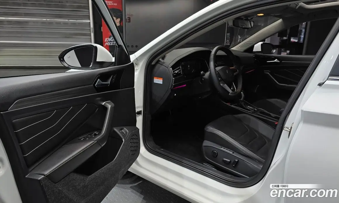 Volkswagen Jetta 2023 1.5 автомат (гидро), фото 13
