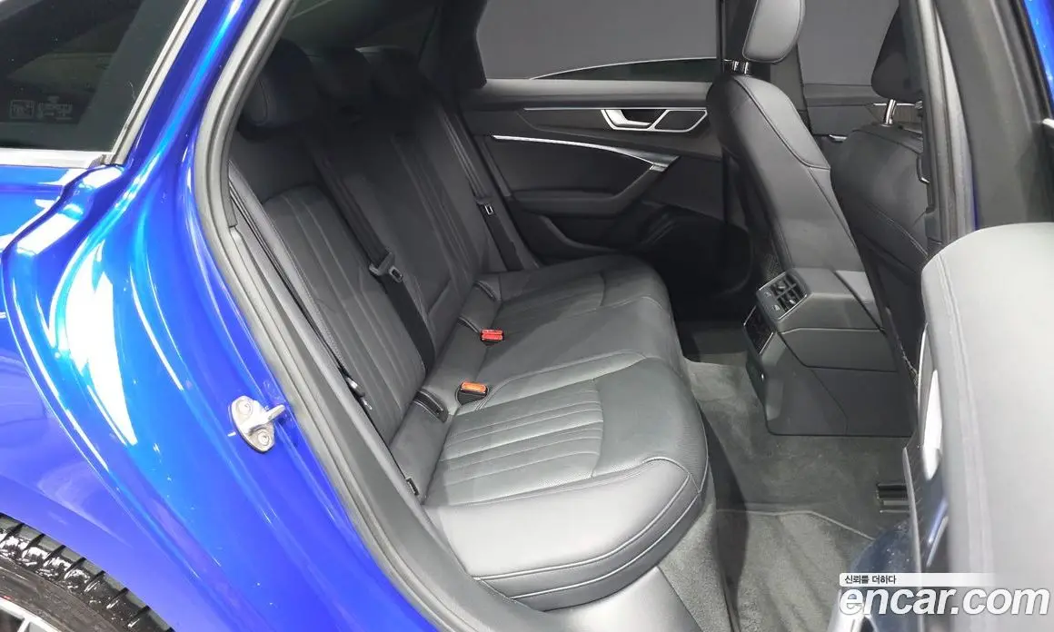 Audi A6 2023 2.0 автомат (гидро), фото 12