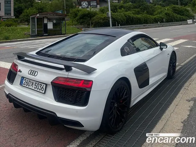 Audi R8 2017 5.2 автомат (гидро), миниатюра 5