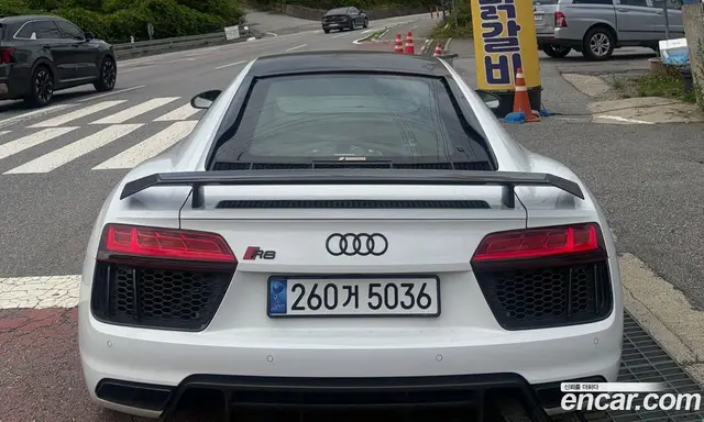 Audi R8 2017 5.2 автомат (гидро), миниатюра 6
