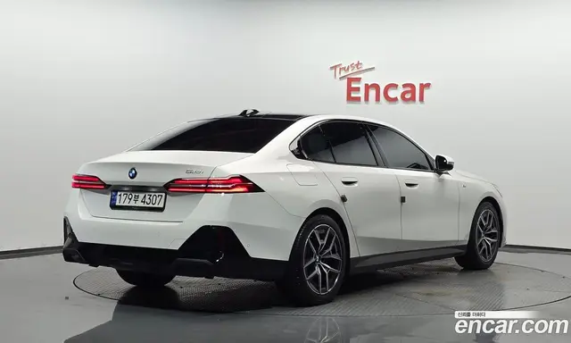 BMW 5 серия, 2023, 27 059 км