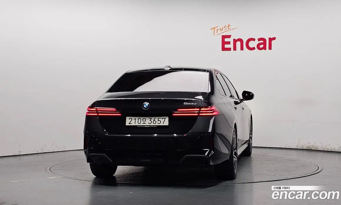 BMW 5 серия 2025 2.0 автомат (гидро), фото 4