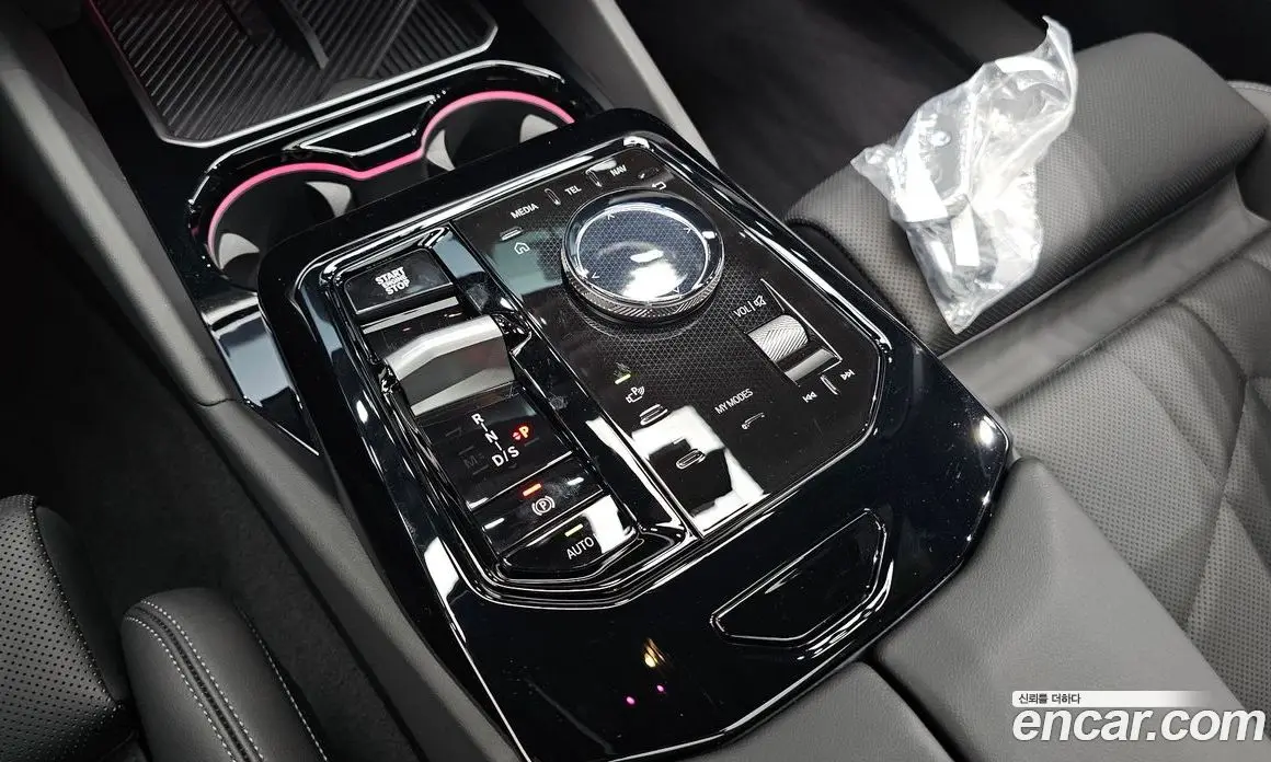 BMW 5 серия 2025 2.0 автомат (гидро), фото 9
