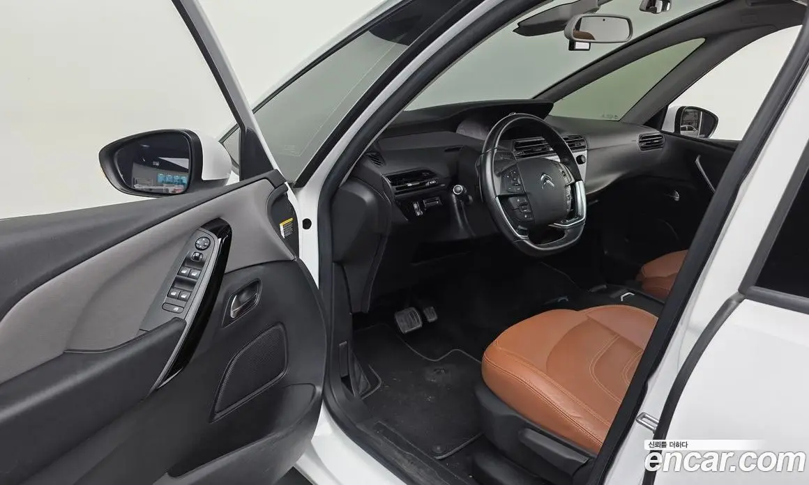 Citroen C4 Spacetourer 2019 1.5 автомат (гидро), фото 13 Citroen C4 Spacetourer 2019 1.5 автомат (гидро), фото 13