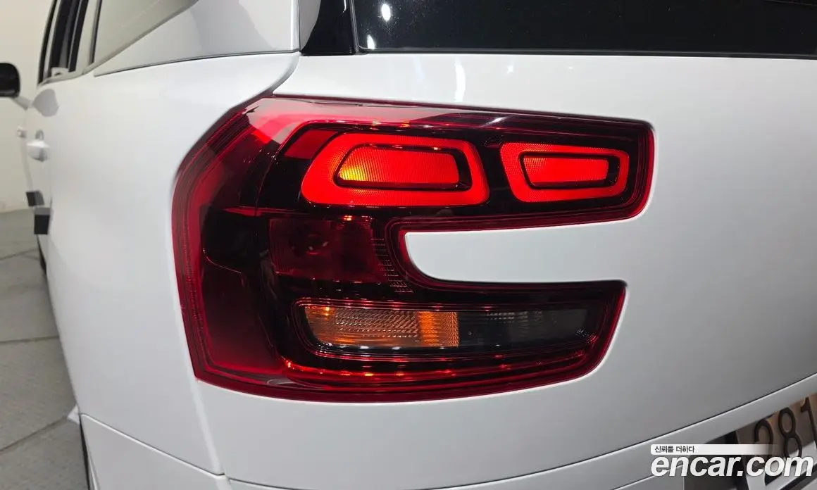 Citroen C4 Spacetourer 2019 1.5 автомат (гидро), фото 9 Citroen C4 Spacetourer 2019 1.5 автомат (гидро), фото 9